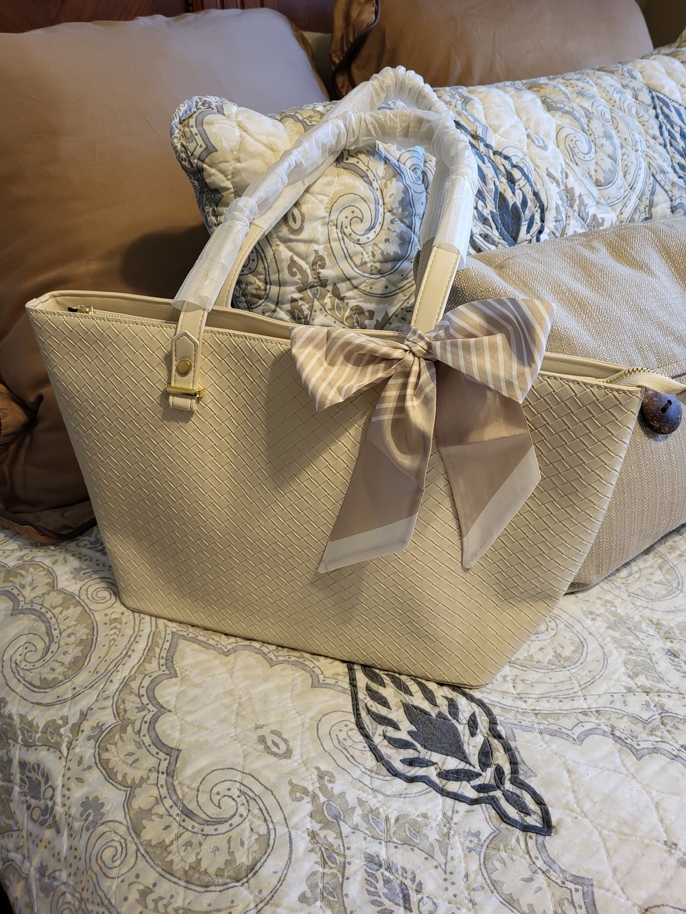 3 Pc Elegant Cream Tote Bag with Bow Accent